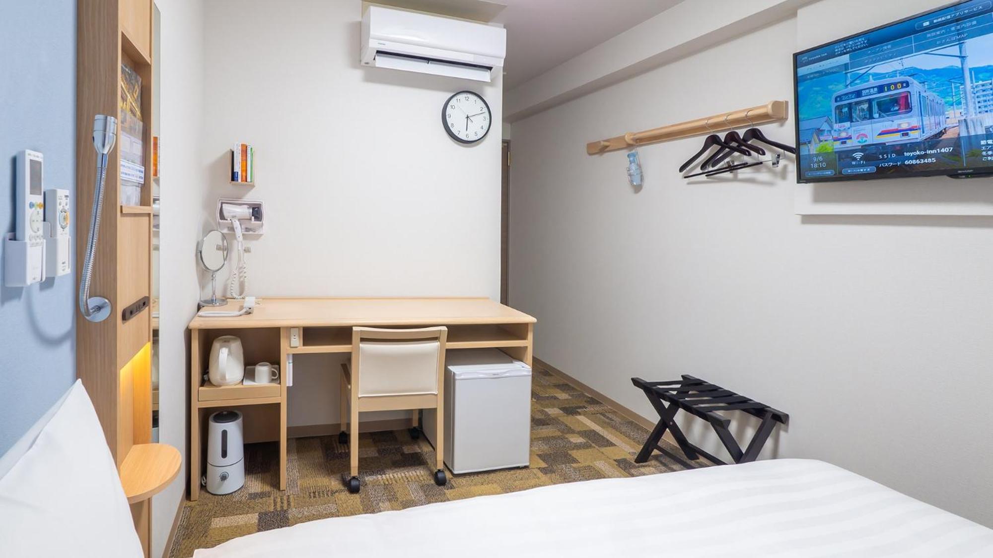 Toyoko Inn Higashi-Osaka Pokoj fotografie